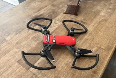 Vyzobrazený dron PUJCSINECO